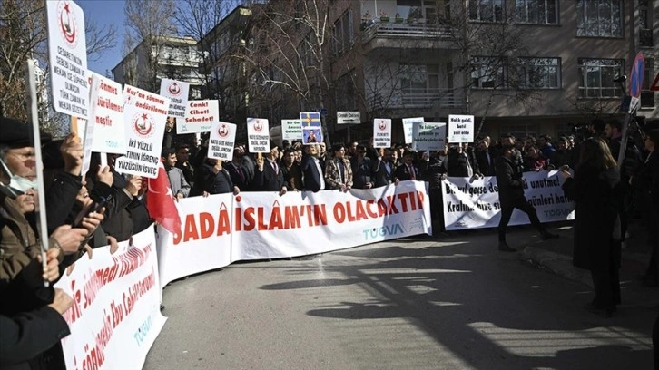 Bazı sivil toplum kuruluşları İsveç'te Kur'an-ı Kerim yakılmasını protesto etti