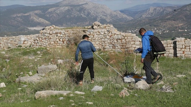 Beçin Antik Kenti'nde yer altı radarıyla tarihe ışık tutuluyor