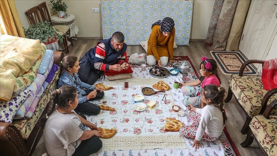 Bedensel engelli baba azmiyle çocuklarının 