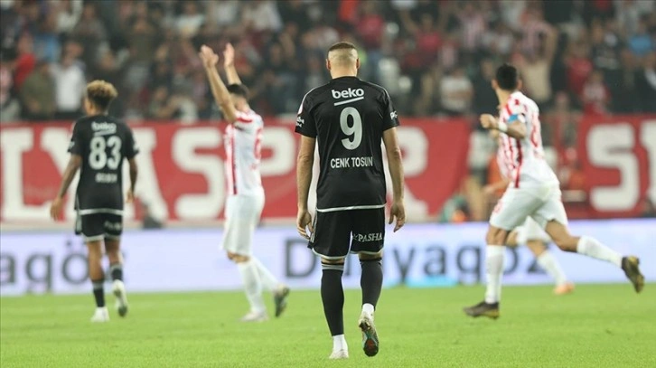 Beşiktaş deplasmanda Antalyaspor'a 3-2 yenildi