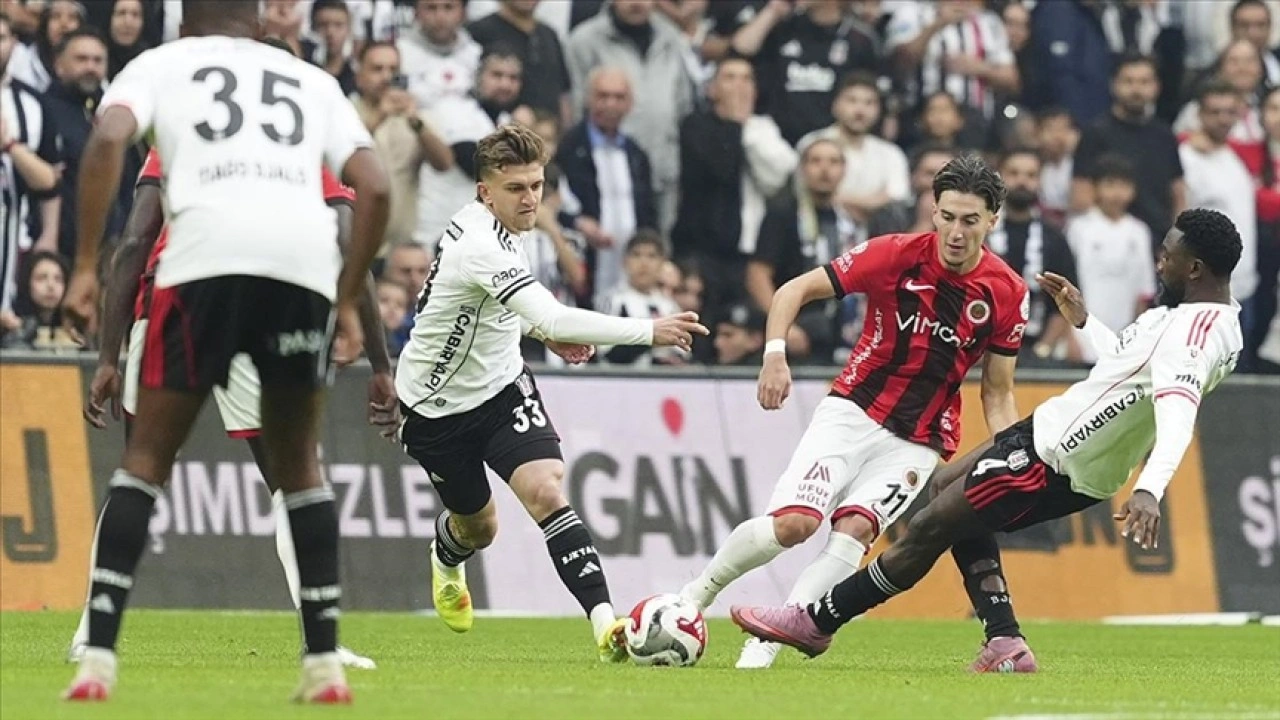 Beşiktaş evinde Gençlerbirliği'ne mağlup oldu