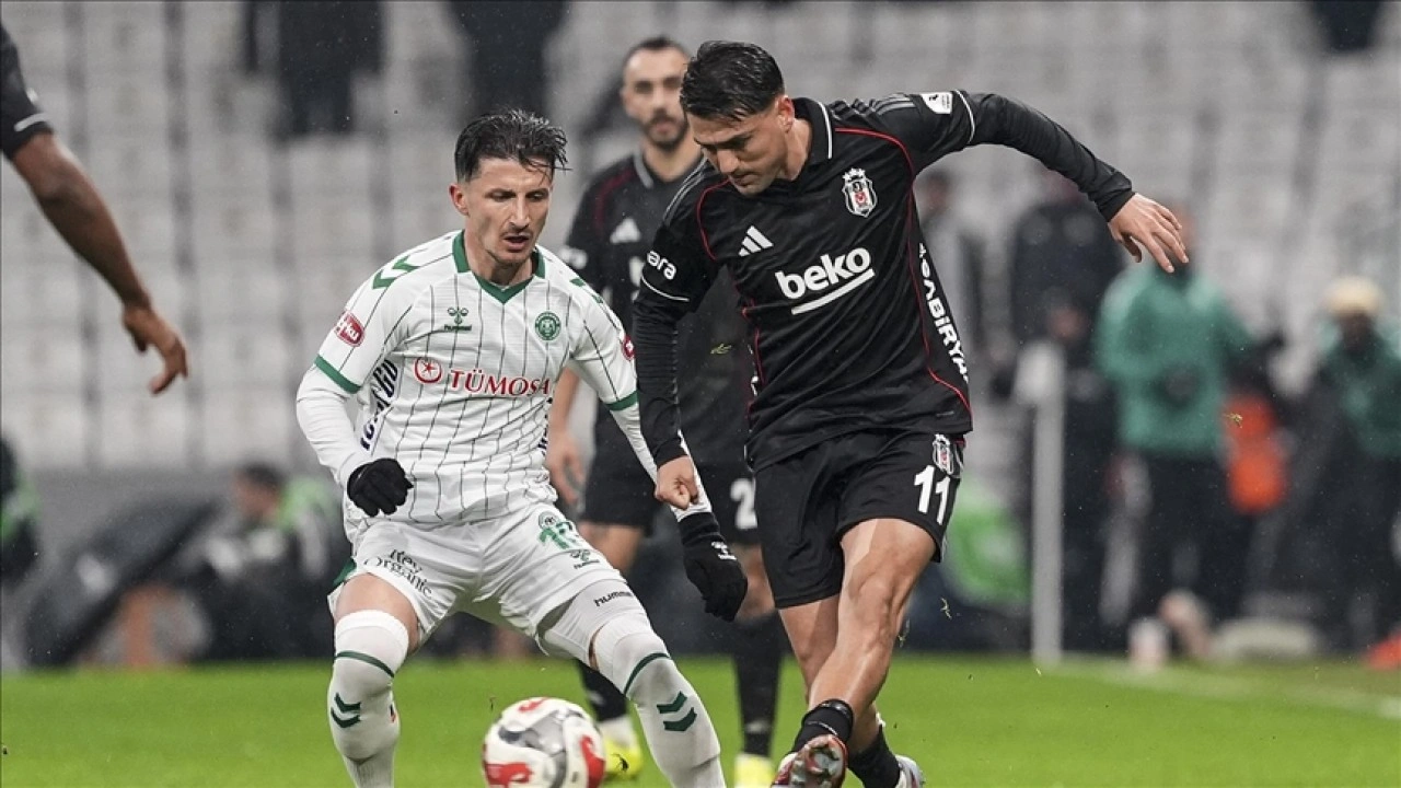 Beşiktaş geriye d&uuml;şt&uuml;ğ&uuml; ma&ccedil;ta 3 puanı kurtardı