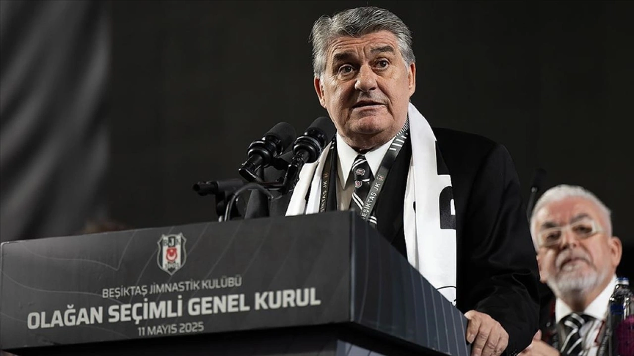 Beşiktaş Kulübünün olağan genel kurulunda Serdal Adalı, yeniden başkanlığa seçildi