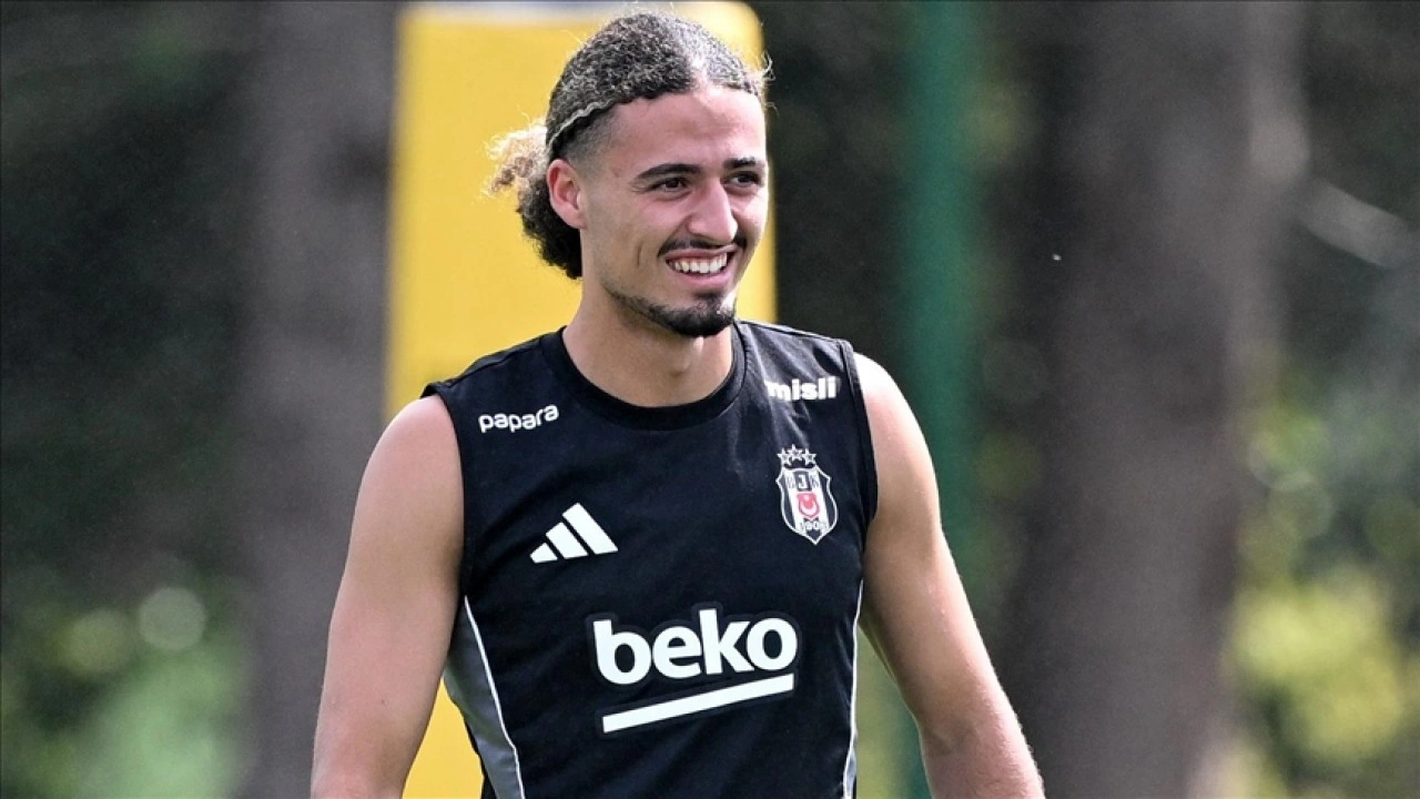 Beşiktaş'ta Taylan Bulut yerli oyuncu statüsünde forma giyecek