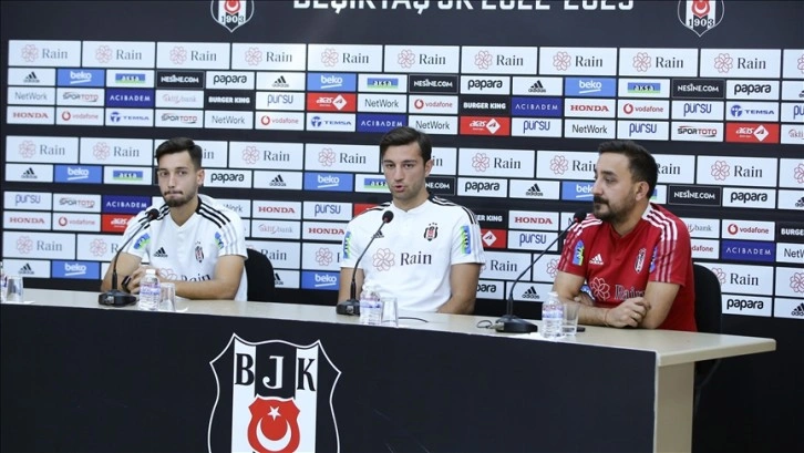 Beşiktaş'ta genç transferler basına tanıtıldı