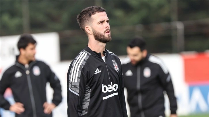 Beşiktaş'ta Pjanic, Borussia Dortmund maçı kadrosundan çıkarıldı