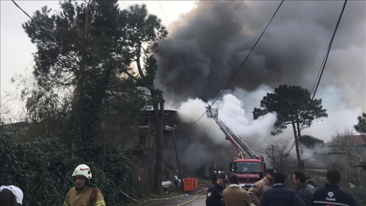 Beykoz'da depoda çıkan yangın kontrol altına alındı