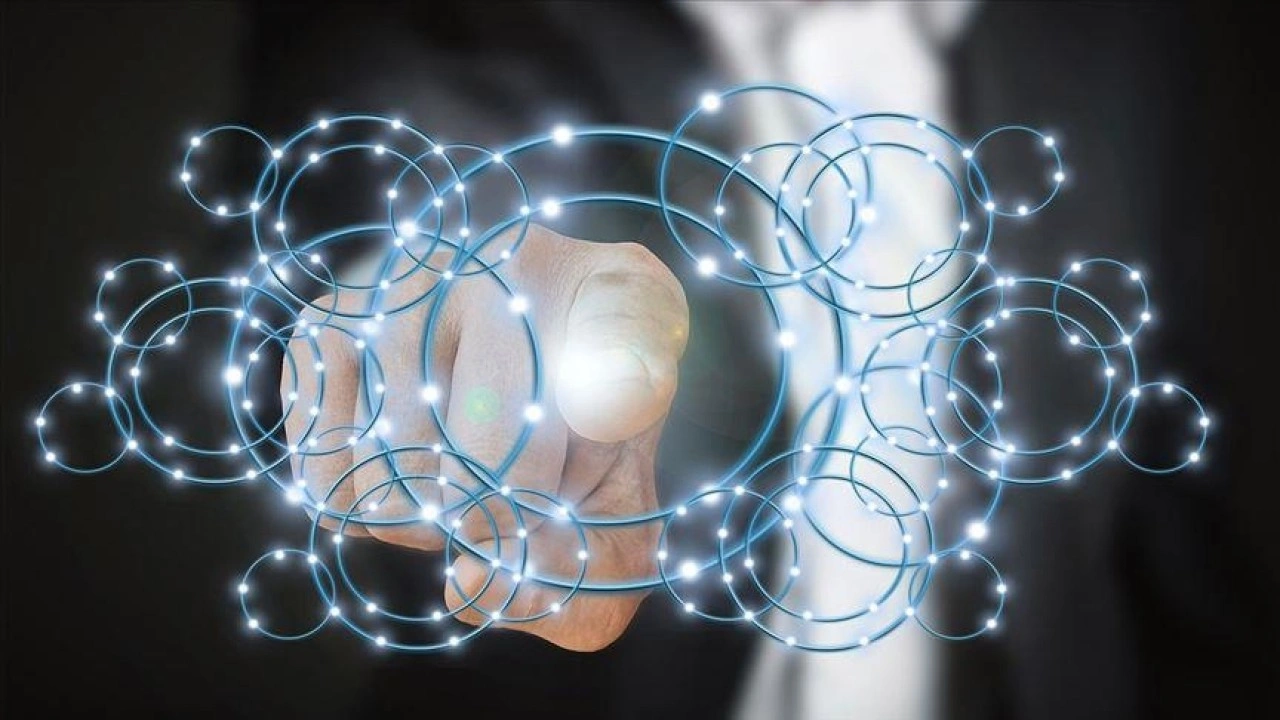 Bilim d&uuml;nyası, yapay zekanın &ccedil;alışma hayatını yeniden şekillendireceğini &ouml;ng&ouml;r&uuml;yor