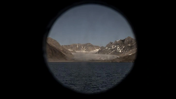 Bilim insanlarının Kuzey Kutbu'na açılan pencereleri lumbuzlar oldu