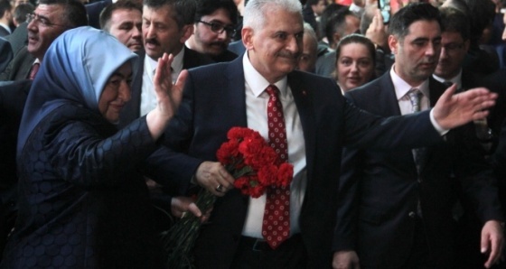 Binali Yıldırım'dan kongrede terörle mücadele vurgusu!