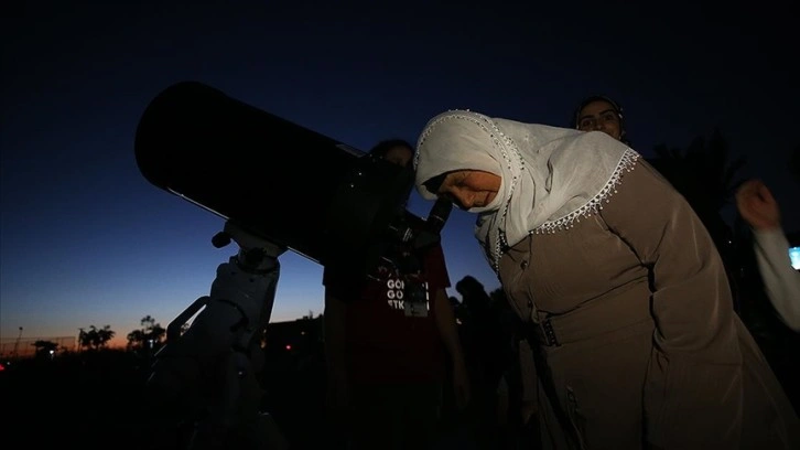 Binlerce astronomi meraklısı uzayın derinliklerini Van'da gözlemledi