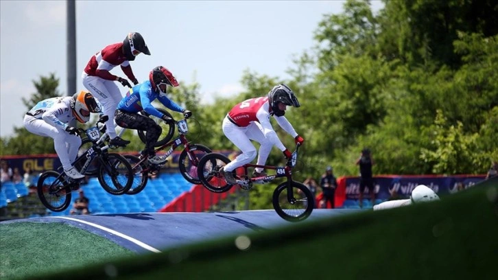 Bisiklette 2023 BMX Avrupa Kupası'nın 9. etap yarışları Sakarya'da yapıldı