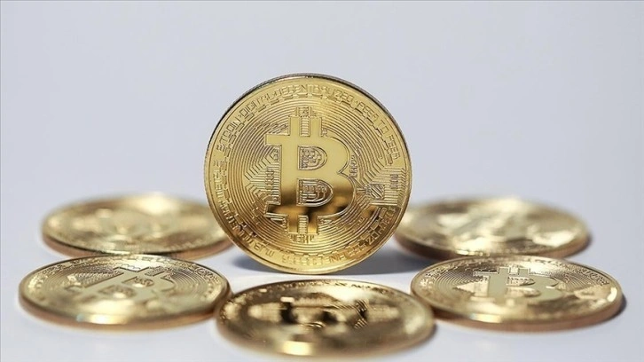 Bitcoin 18 ayın en düşük seviyesine geriledi