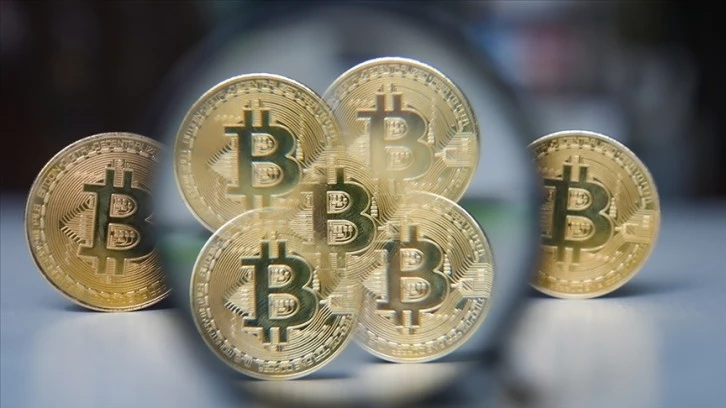 Bitcoin'in fiyatı 71 bin doların üzerine çıkarak rekor tazeledi