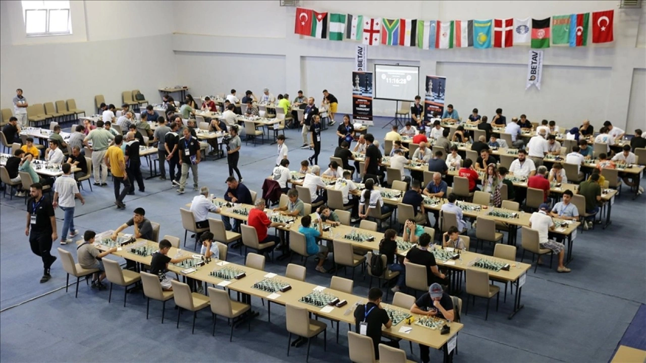Bitlis 15 ülkeden satranç tutkununu ağırlıyor