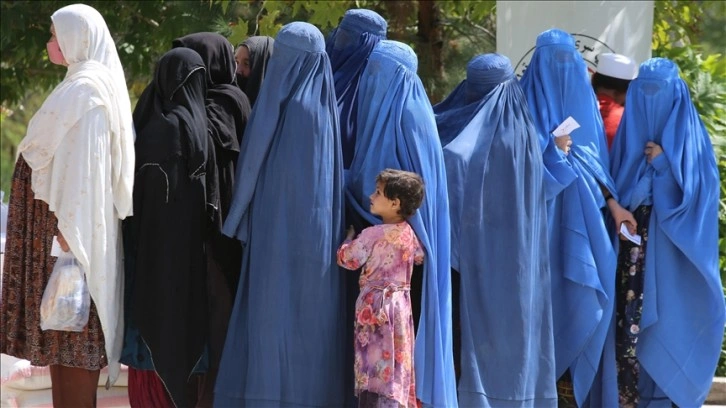 BM: Afganistan'da kadın personele getirilen yasak insani yardım çalışmalarını aksatıyor