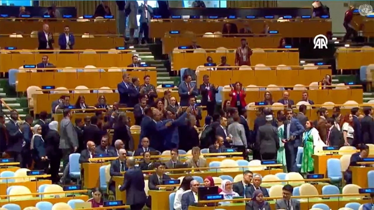 BM Genel Kurulu'nda Netanyahu'yu protesto eden çok sayıda ülke temsilcisi salonu terk etti