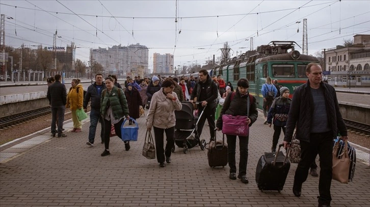 BM: Ukrayna'da en az 1932 sivil öldü, 4 milyon 656 bin 509 kişi komşu ülkelere geçti