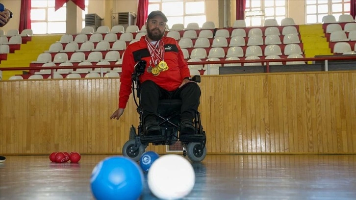 Bocce ile engelini aşan milli sporcunun hedefi yeni şampiyonluklar