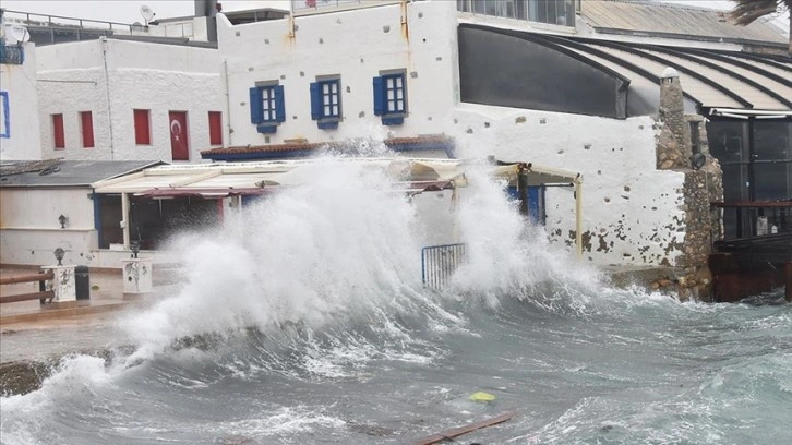 Bodrum-Datça arası feribot seferlerine fırtına engeli