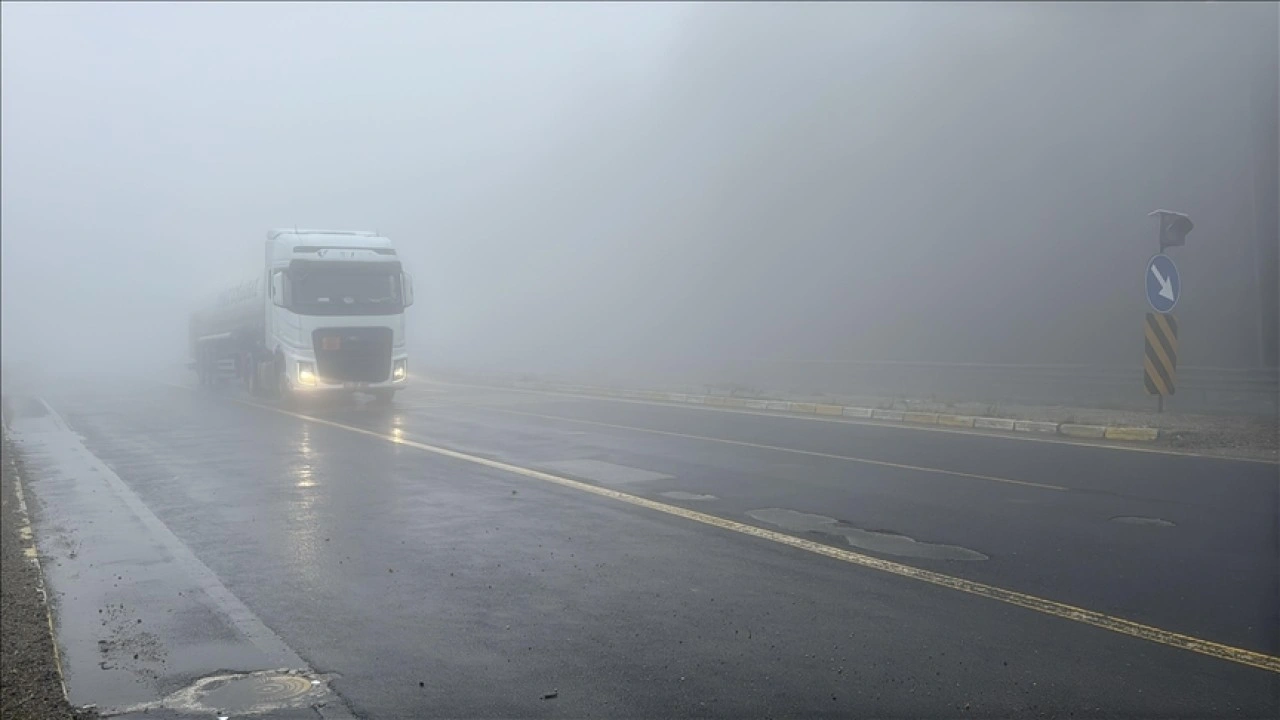 Bolu Dağı'nda sis etkili oldu