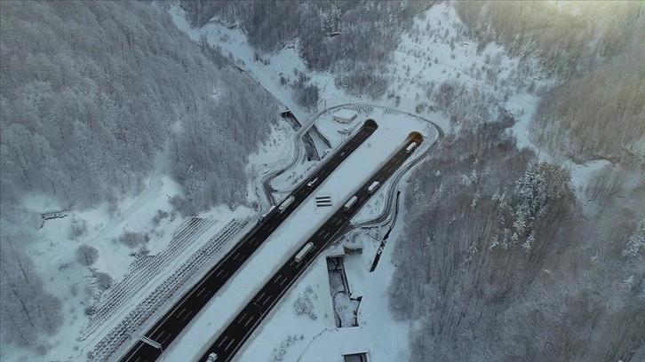 Bolu Dağı'nda kar manzarası dronla görüntülendi