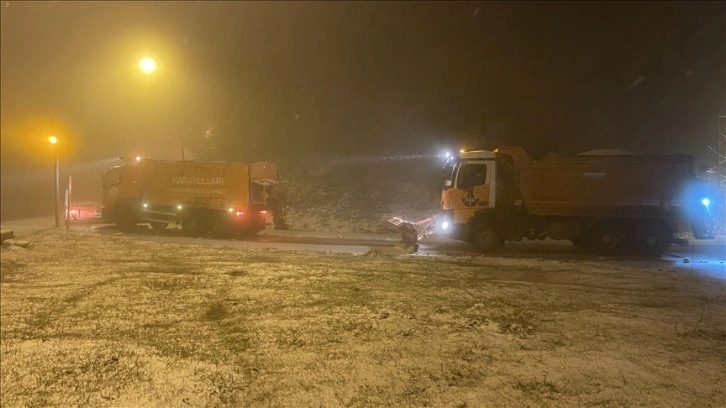 Bolu Dağı'nda kar yağışı etkisini artırdı