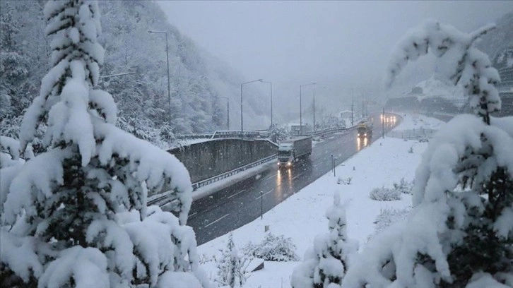 Bolu sıfırın altında 12,2 dereceyle Türkiye'nin en soğuk ili oldu