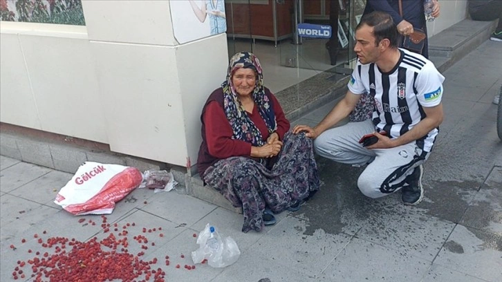 Bolu Belediyesi, yaşlı kadının meyvelerine izinsiz satış yaptığı gerekçesiyle el koydu