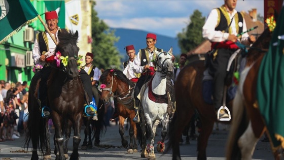 Bosna Hersek'teki geleneksel Ayvaz Dede Şenlikleri'ne katılacak atlılar Prusac'a uğurlandı