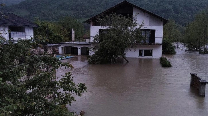 Bosna Hersek ve Hırvatistan'da şiddetli yağışlar sele neden oldu