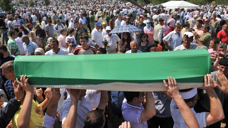 Bosna Hersek'te kimliği tespit edilemeyen kemik kalıntıları tek tabutta defnedilecek