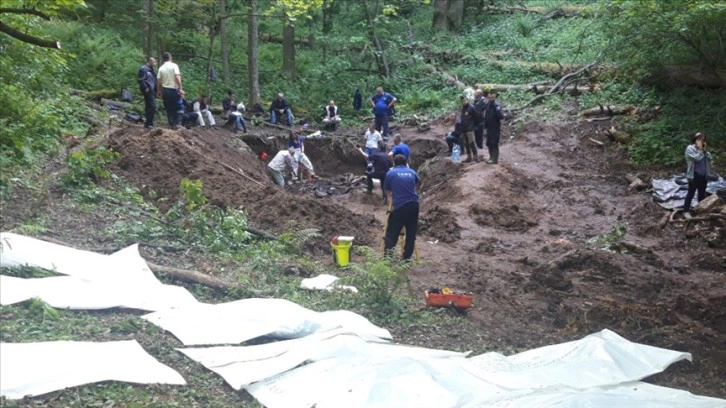 Bosna Hersek'teki toplu mezarda 15 kişinin kemik kalıntılarına ulaşıldı