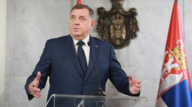 Bosnalı Sırp lider Dodik, Yüksek Temsilci Schmidt'in kararlarını uygulamayacağını açıkladı