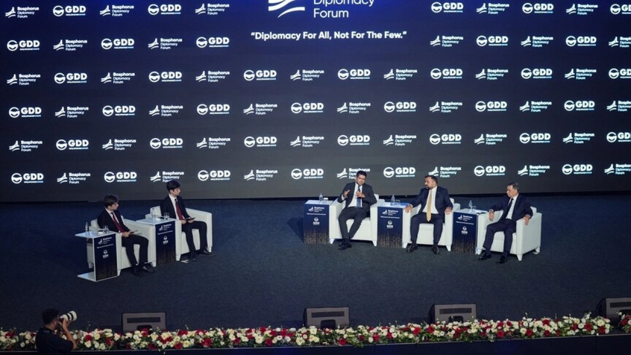 Bosphorus Diplomasi Forumu'nda "Yapay Zeka ve Ekonomi Arasındaki Asimetrik İlerleyiş"