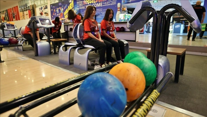 Bowling salonu olmayan ilçeden şampiyonluğa uzandılar