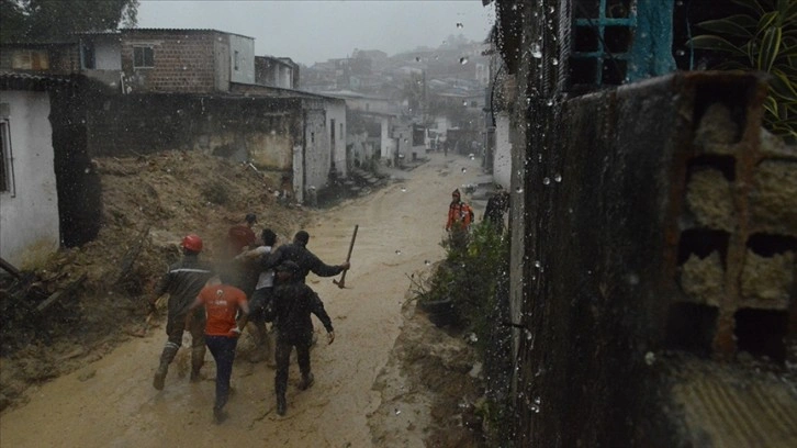 Brezilya'daki sellerde 10 kişi hayatını kaybetti, 21 kişi kayboldu