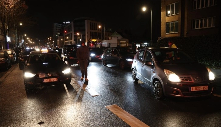 Brüksel'de taksicilerden Uber protestosu