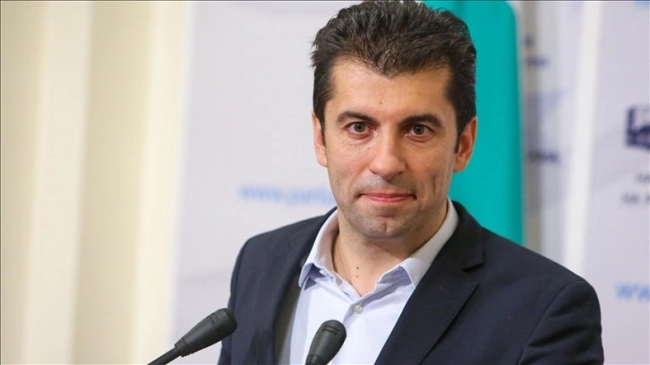 Bulgaristan Başbakanı Petkov bir aylık maaşını Ukrayna’ya silah alınması için bağışladı