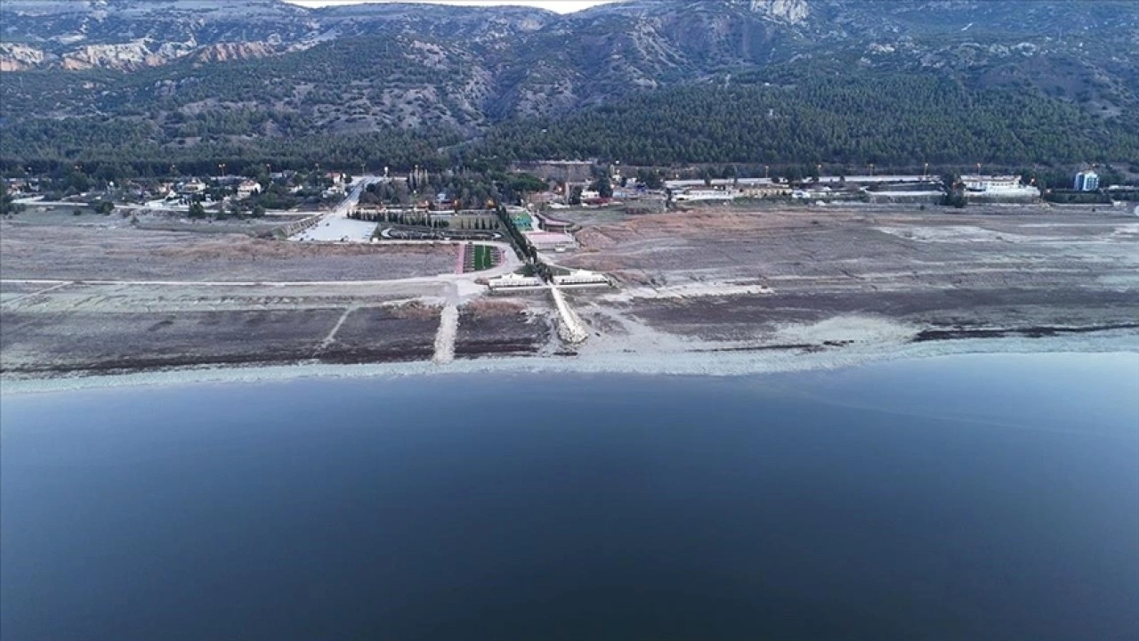 Burdur Gölü son 50 yılda hacminin yarısına yakınını kaybetti