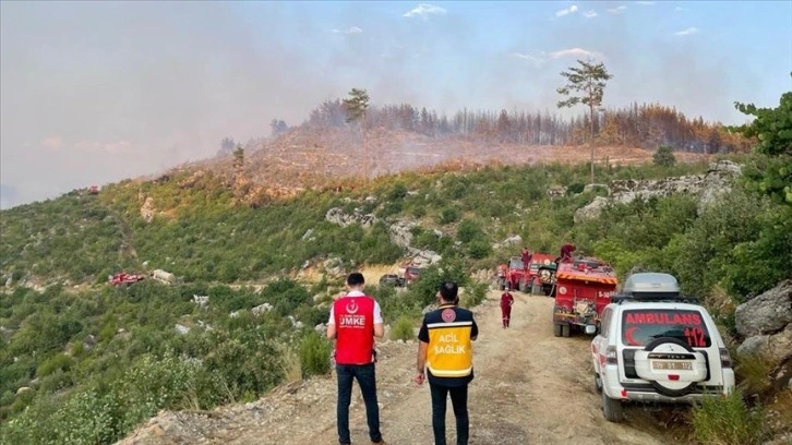 Burdur'daki orman yangınına havadan ve karadan müdahale sürüyor