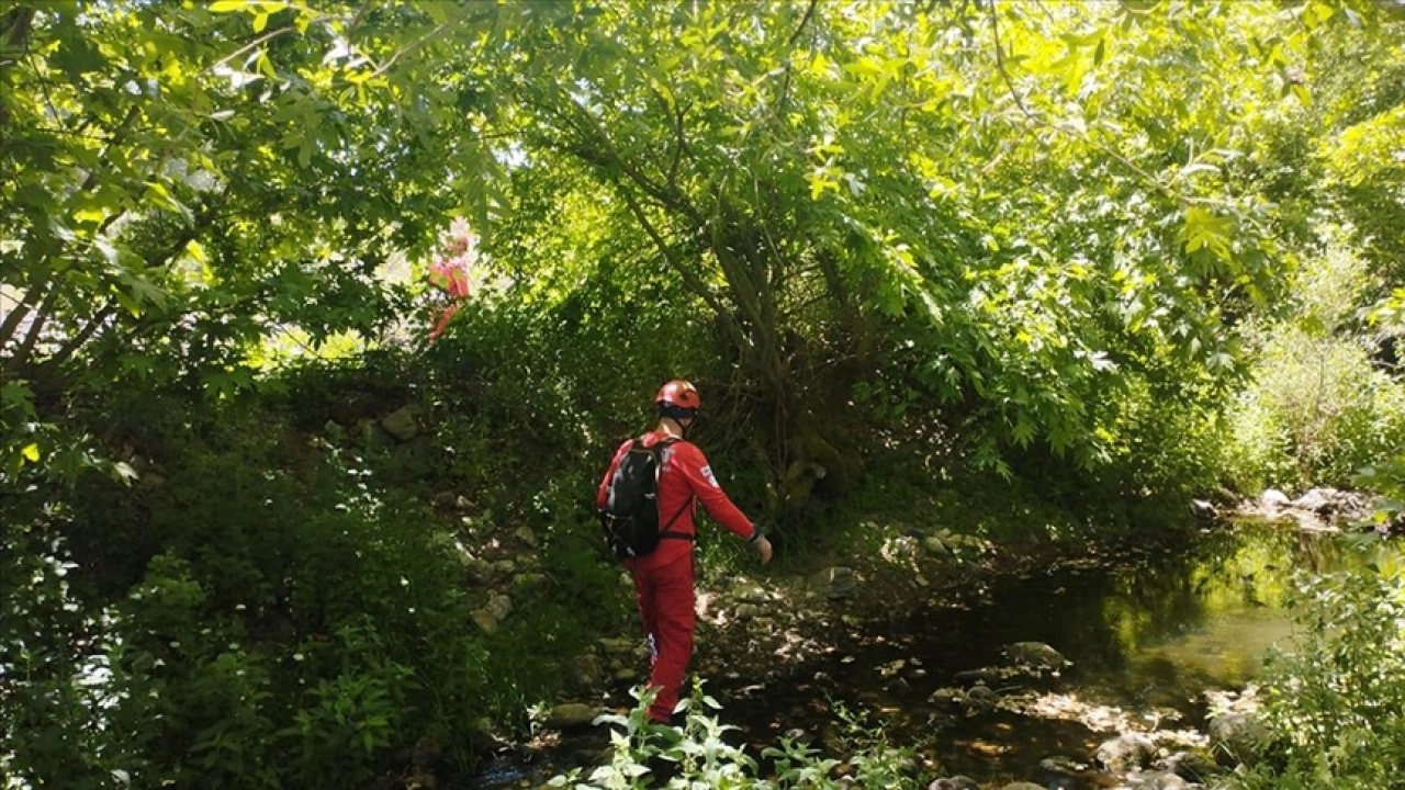 Bursa'da 5 gündür kayıp olarak aranan çocuk saklandığı evde bulundu
