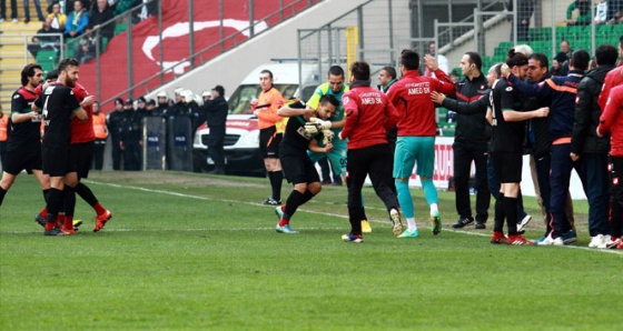 Bursaspor: 1 - Amed Sportif: 2 -Maç özeti-