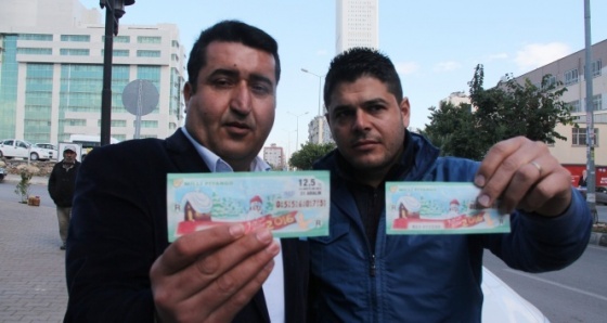 Büyük ikramiyeyi tek rakamla kaçırınca...