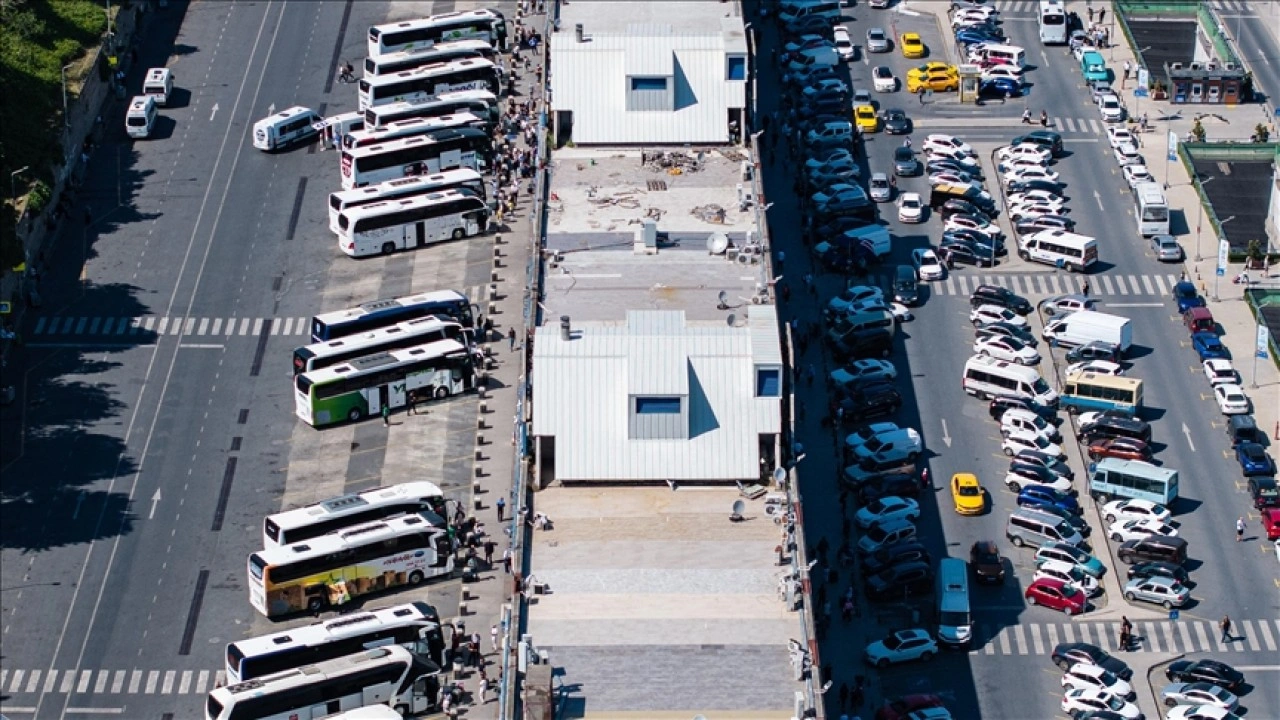 Büyük İstanbul Otogarı'nda bayram yoğunluğu yaşanıyor
