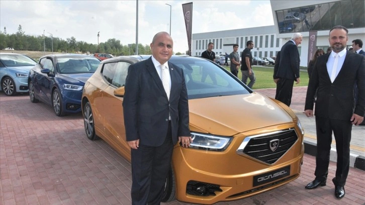 Büyükelçi Başçeri, KKTC'nin yerli otomobili GÜNSEL'in merkezini ziyaret etti