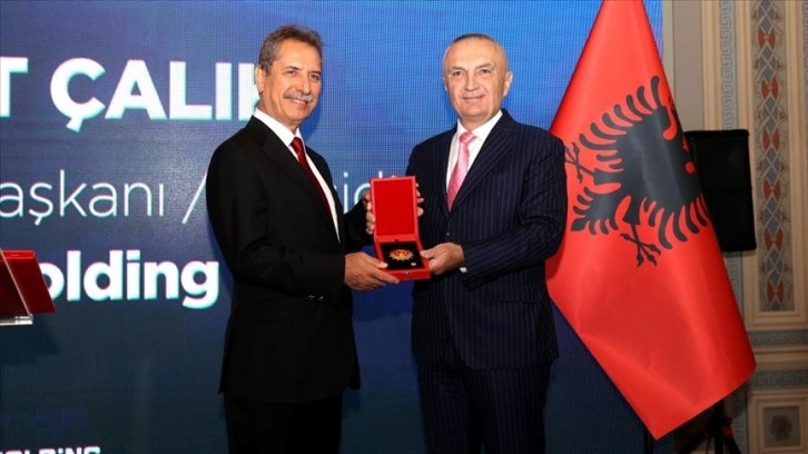 Çalık Holding Yönetim Kurulu Başkanı Ahmet Çalık'a 'Arnavutluk'un en yüksek devlet ni