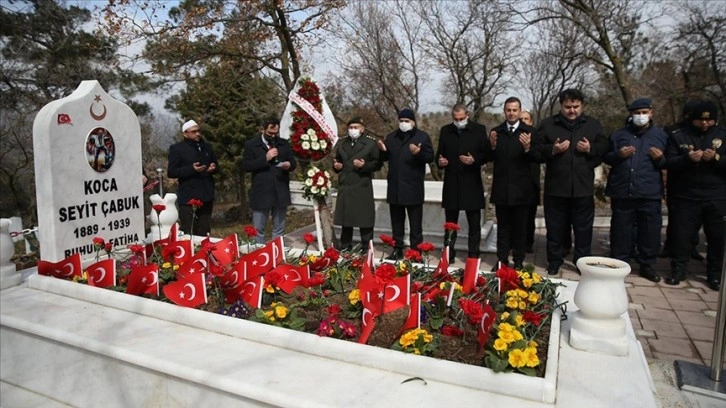 Çanakkale kahramanı Seyit Onbaşı, Balıkesir'de mezarı başında anıldı