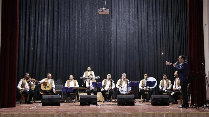 Çanakkale'de Roman müzisyenlerin kurduğu ilahi grubu ramazana hazırlanıyor