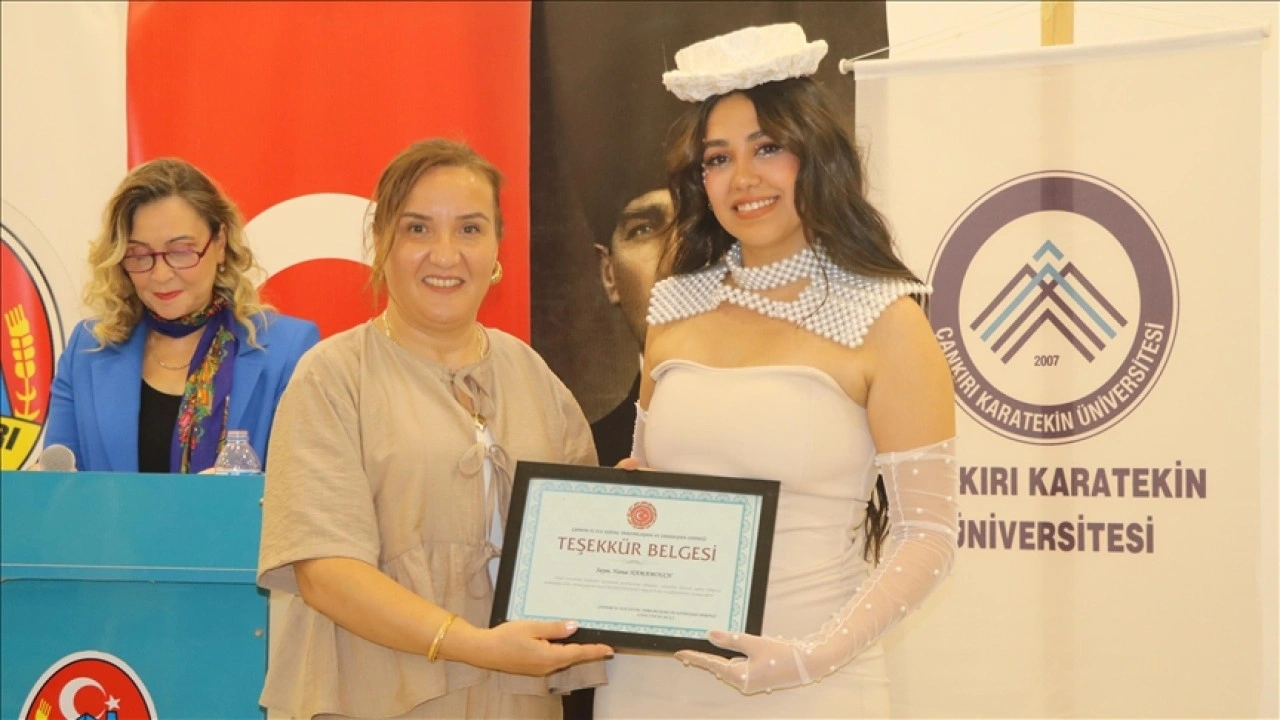 Çankırı'da ihtiyaç sahibi çocuklar özel kostümlerle doğum günü kutladı